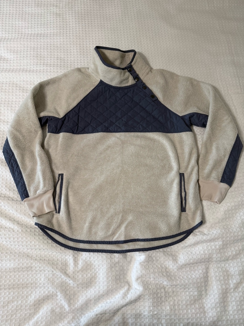 Abercrombie & Fitch Quilted Fleece Pullover Hoodie - Cream and Blue